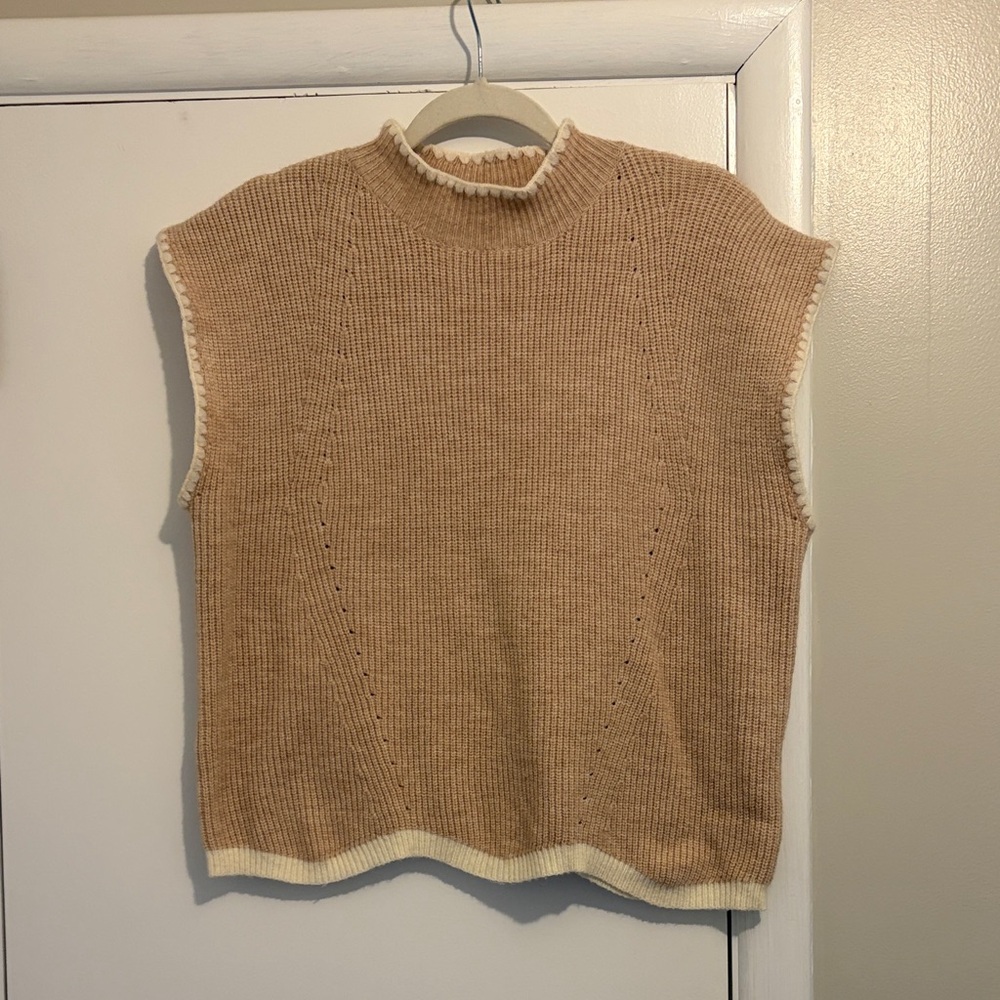 Entro Tan and Cream Sleeveless Sweater